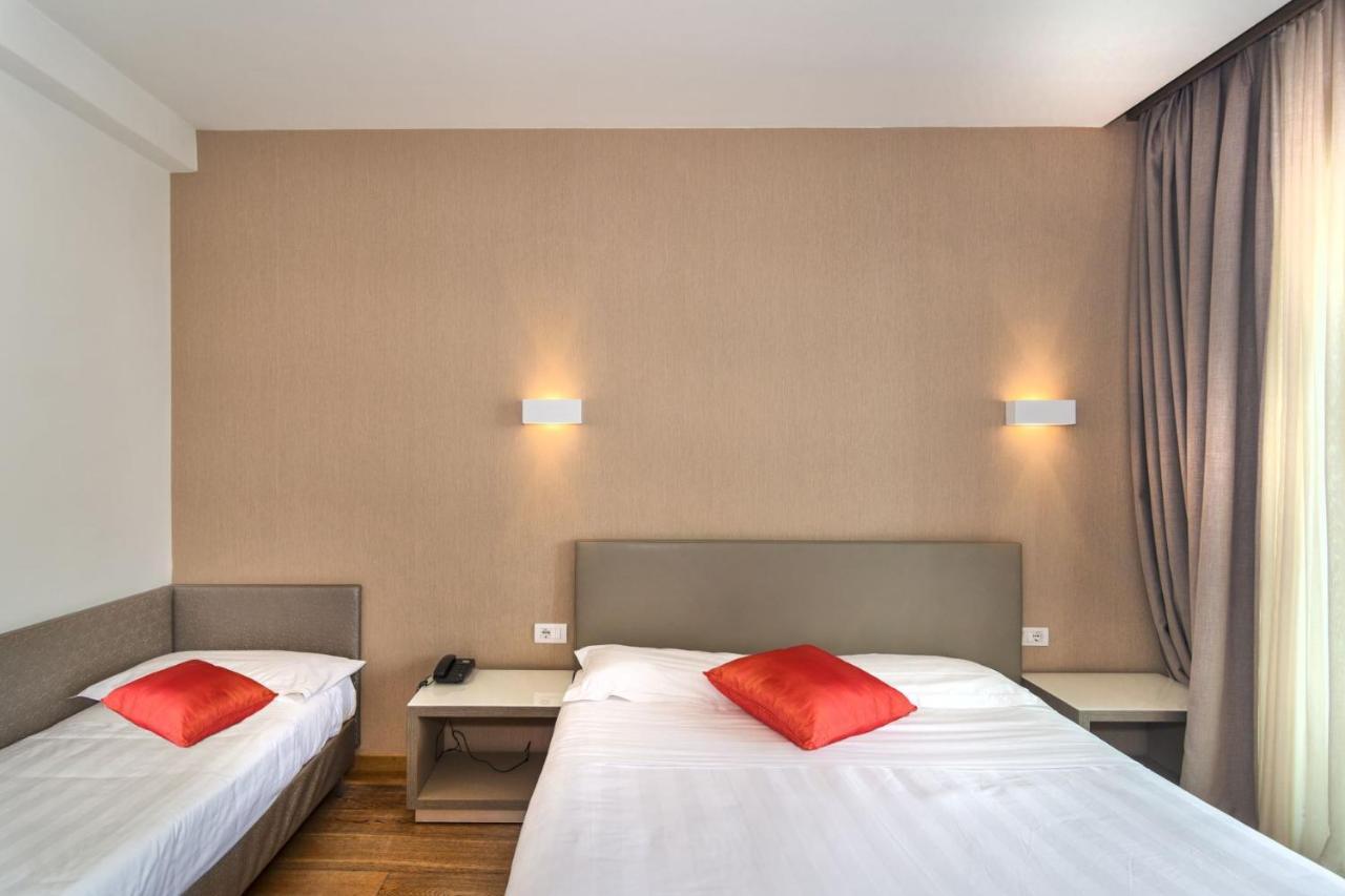 Bracciotti 3* Lido di Camaiore