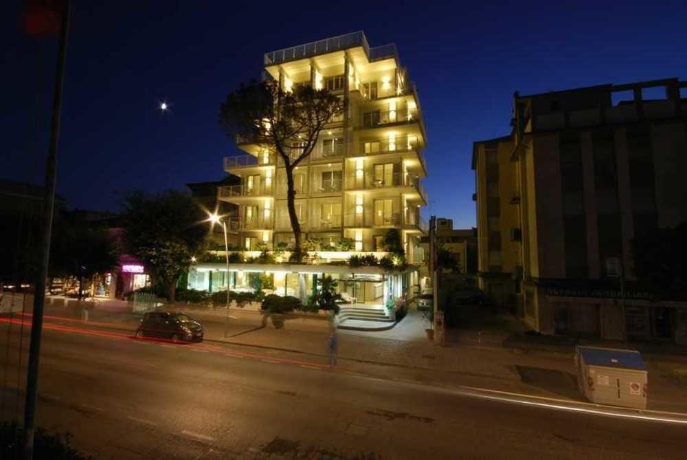 Bracciotti 3* Lido di Camaiore